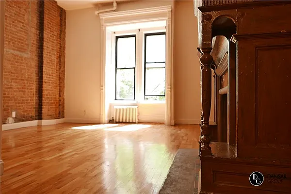 Rented by JK Dansar Corp | media 33