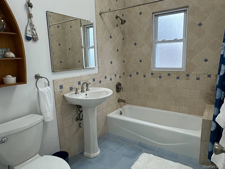 322 E Beech St — Photo 15