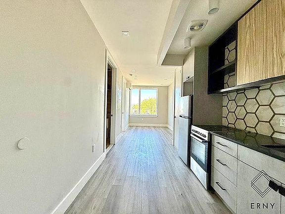 3rd image of 1565 New York Ave APT 5D