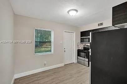 429 NW 9th Ave #3 — Photo 14