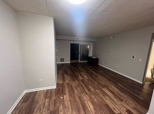 5045 N Northwest Hwy APT 302, Chicago, IL 60630