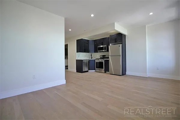 Rented by Real Street Inc | media 1