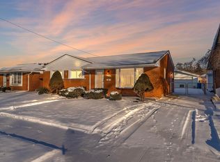 26840 Merideth Dr, Warren, MI 48091