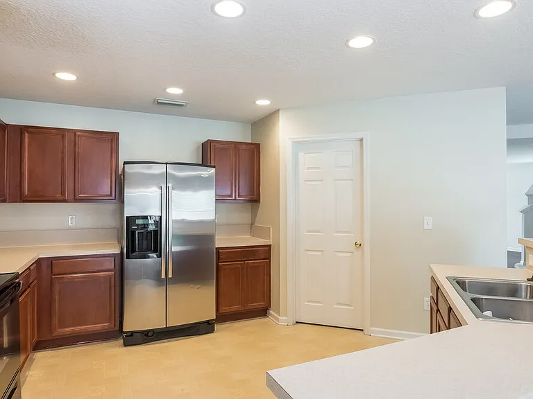 150 Bedstone Dr — Photo 4
