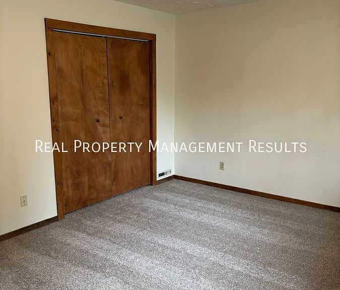 409 S Bosse Ave #B — Photo 7