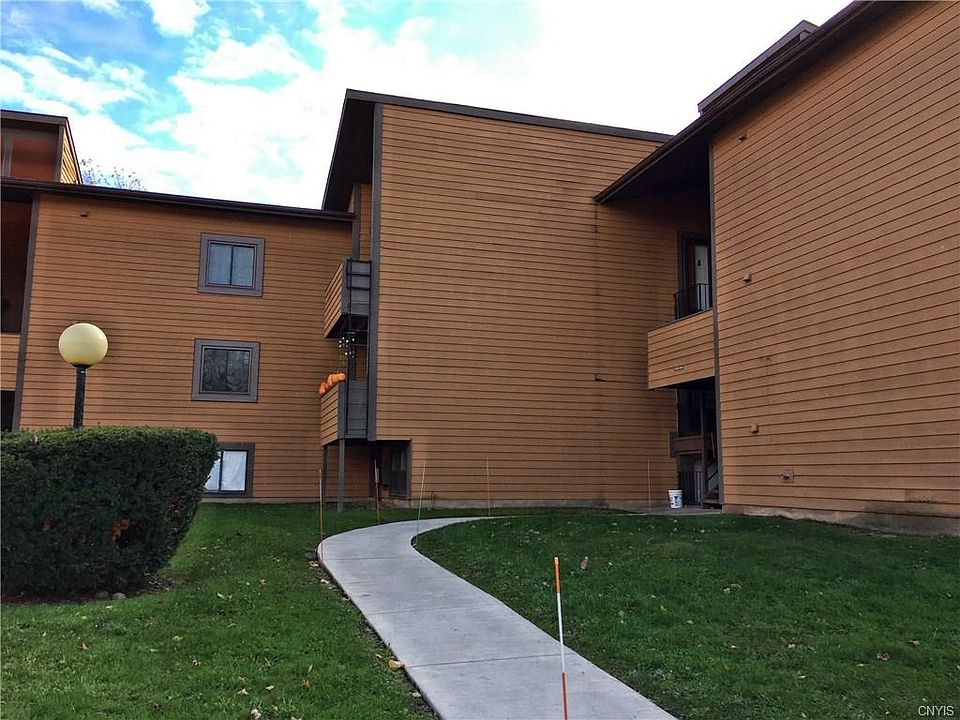 1st image of 527 Village Blvd N