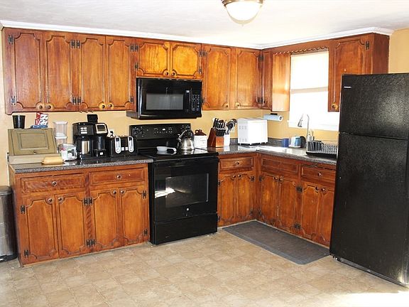 4th image of 35 Nashoba Rd