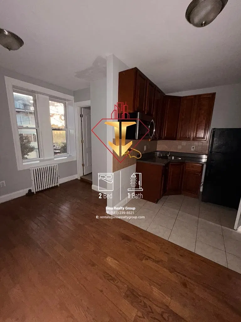 2 bed, 700 sqft, $2,000 — Photo 2