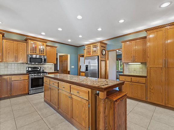 3rd image of W154S7614 Rain Tree COURT