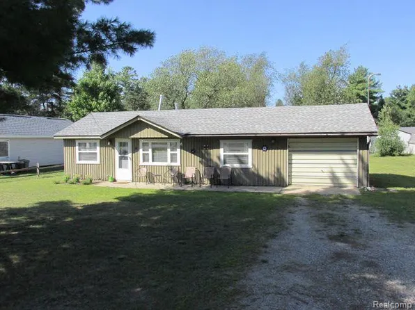 9167 Superior Ave, Saint Helen, MI 48656