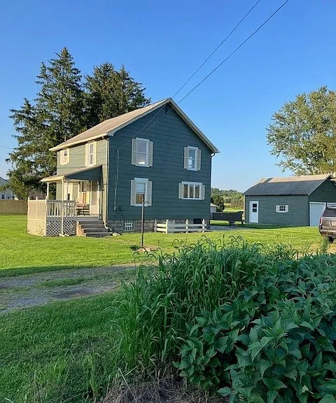 248 Oswald St — Photo 1