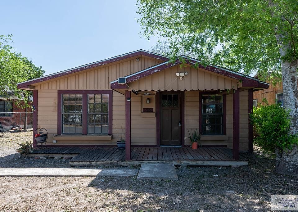 1st image of 209 Huisache Ave