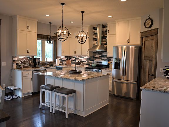 custom cabinets to ceiling, upgraded countertops