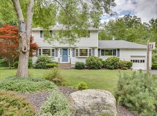 1 Carriage Dr, Acton, MA 01720
