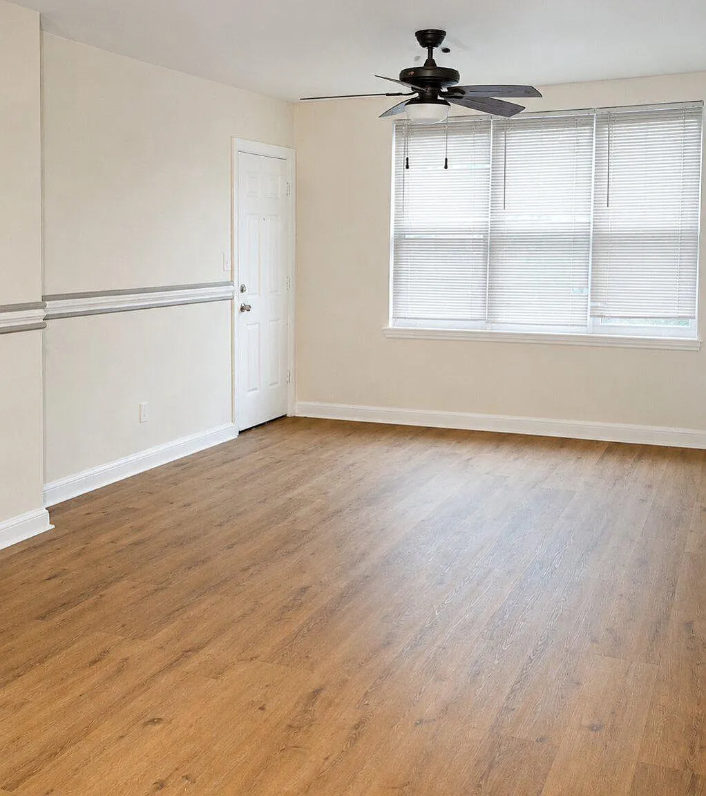 4 bed, 2.0 bath, 815 sqft, $2,300 — Photo 1