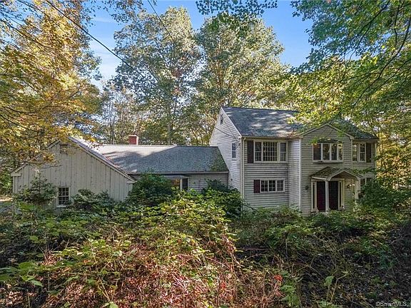 5th image of 75 Sheridan Dr