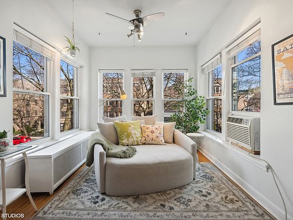 5th image of 1527 W Fargo Ave #2E