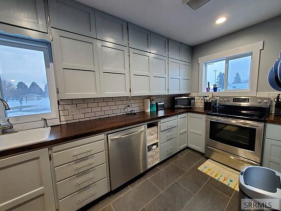 2nd image of 180 Park St