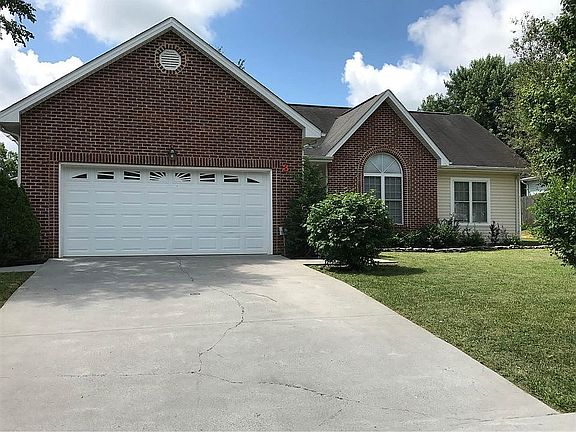 2nd image of 3 Mannington Ct