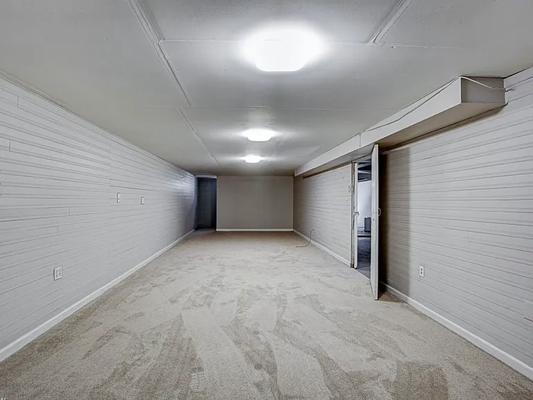 367 Ellen Ave — Photo 17