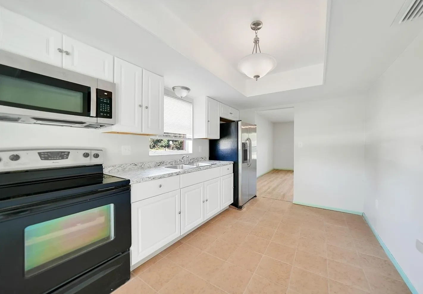 3 bed, $850 — Photo 2