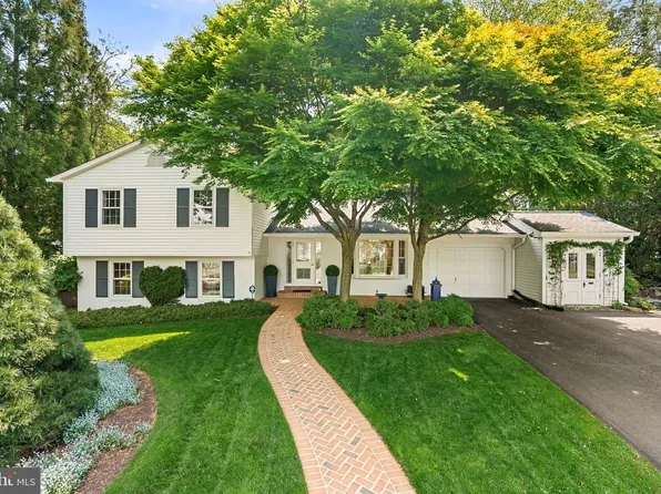 8527 Pappas Way, Annandale, VA 22003