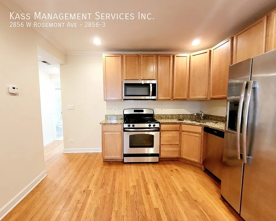 Cozy 2-bed-1bath with in unit W/D, Central HVAC, Dishwasher + More! — Photo 4