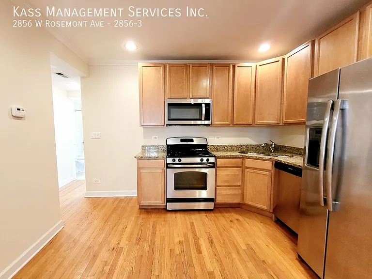 2856 W Rosemont Ave #3 — Photo 4