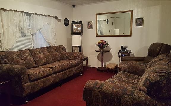 2nd image of 4392 Chantilly Dr