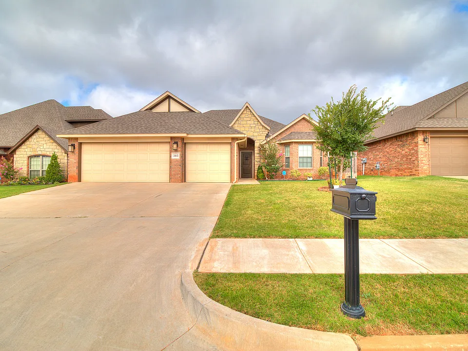 3813 Normandy Rd