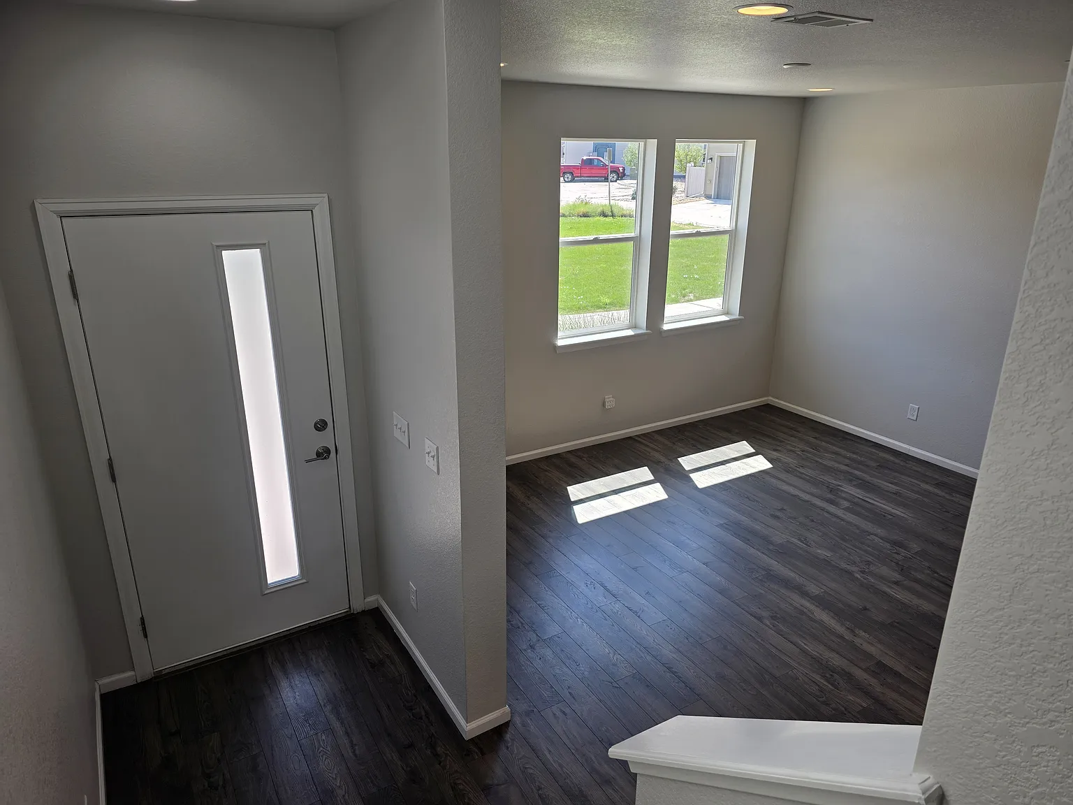 3 bed, 1420 sqft, $2,695 — Photo 3