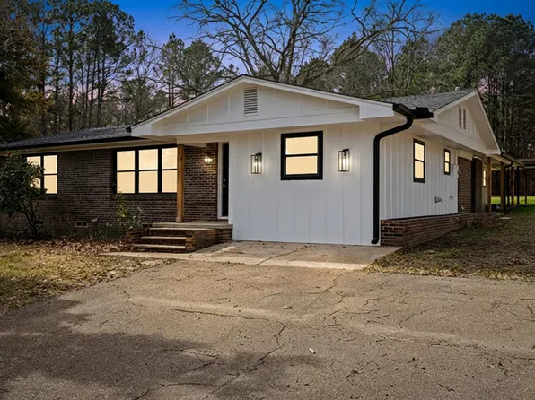 903 W Main St, Ore City, TX 75683