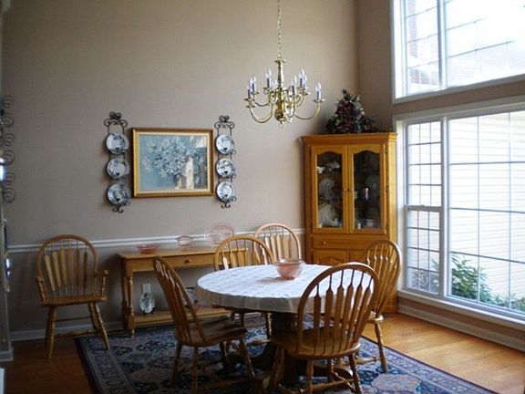 4th image of 412 Landons Cir