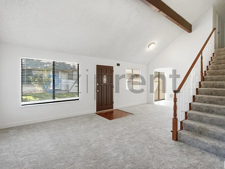 1696 London Cir — Photo 7