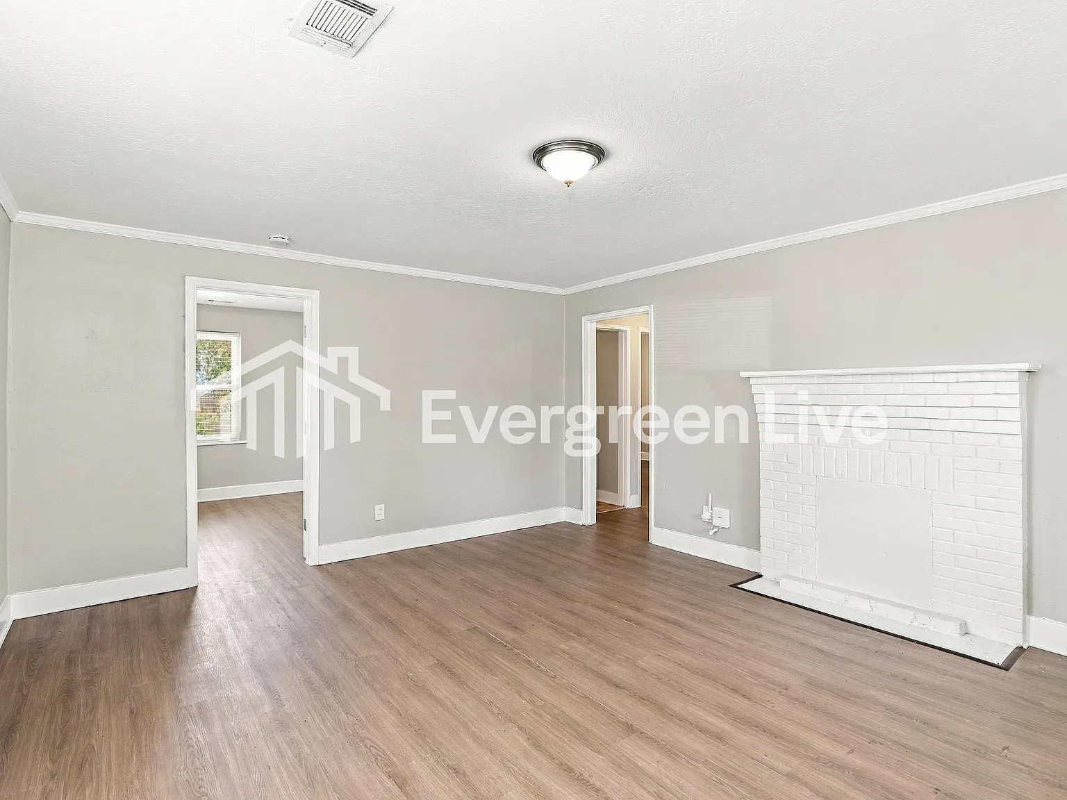 3 bed, 1.0 bath, 948 sqft, $1,145 — Photo 3