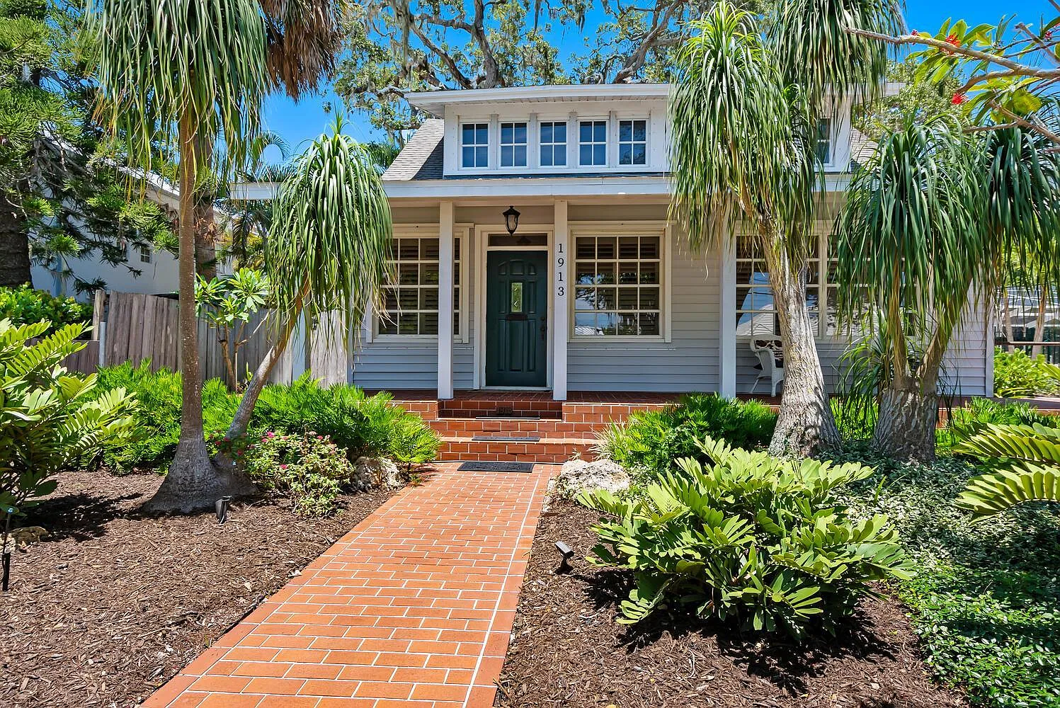 4 bed, 2.5 bath, 2653 sqft, $9,975 — Photo 1
