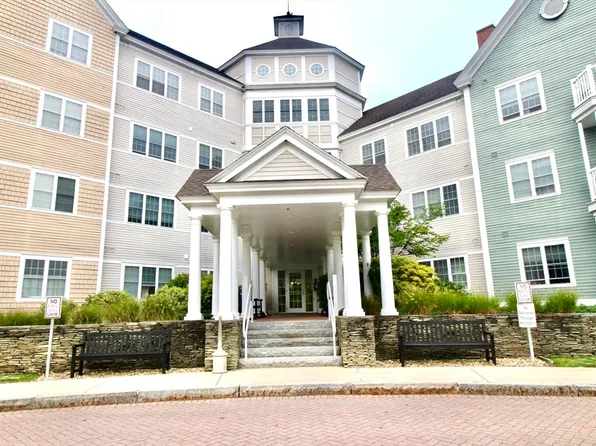 6 Woodman Way Unit 121, Newburyport, MA 01950