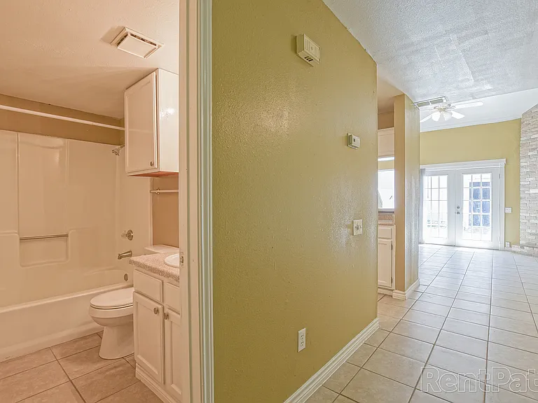 Parkside Townhomes — Photo 8