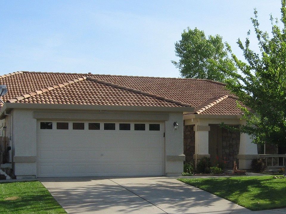 1000 Francis Court