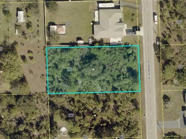 905 Richmond Ave N, Lehigh Acres, FL 33972