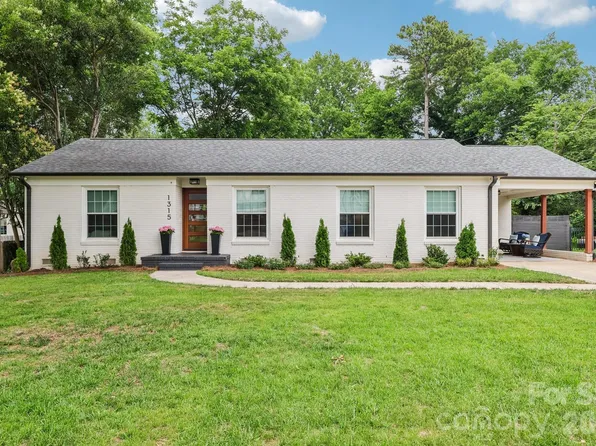 1315 Holmes Dr, Charlotte, NC 28209