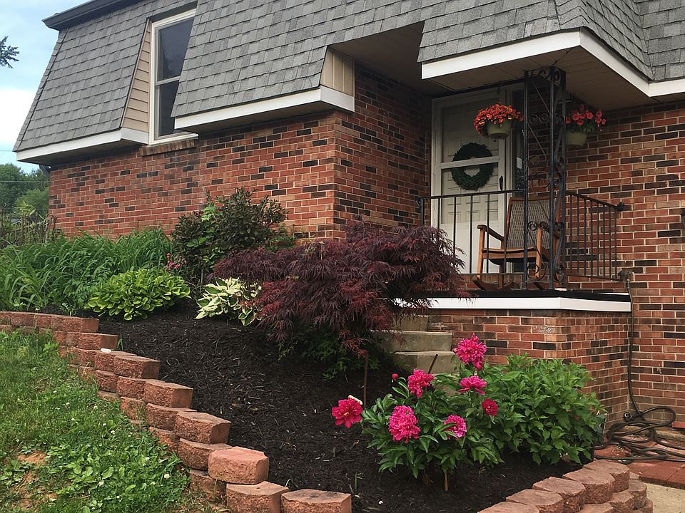 Front entrance perennials