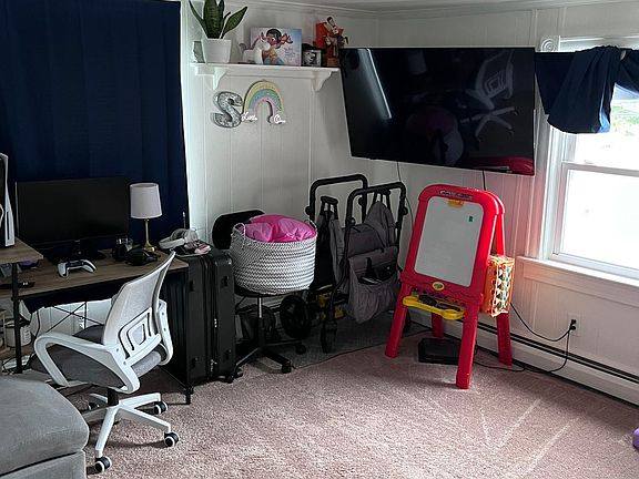 Bedroom 1 (can be considered as living room)