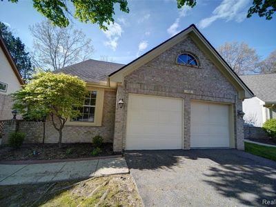 732 Leafy Hollow Ct, Fenton, MI, 48430