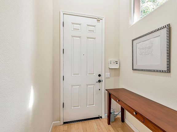 3rd image of 1377 McKinley Ct