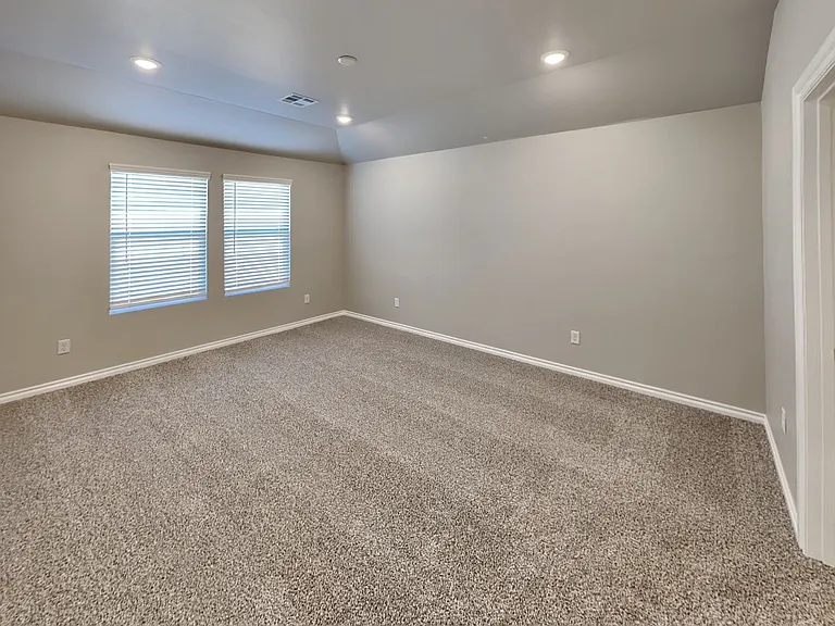 2733 Dennis Dr — Photo 9