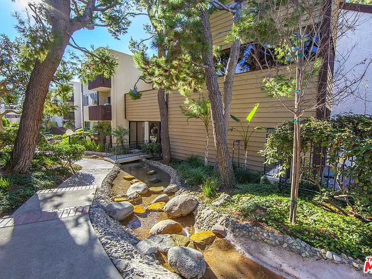 6000 Canterbury Dr #6000D212 — Photo 17