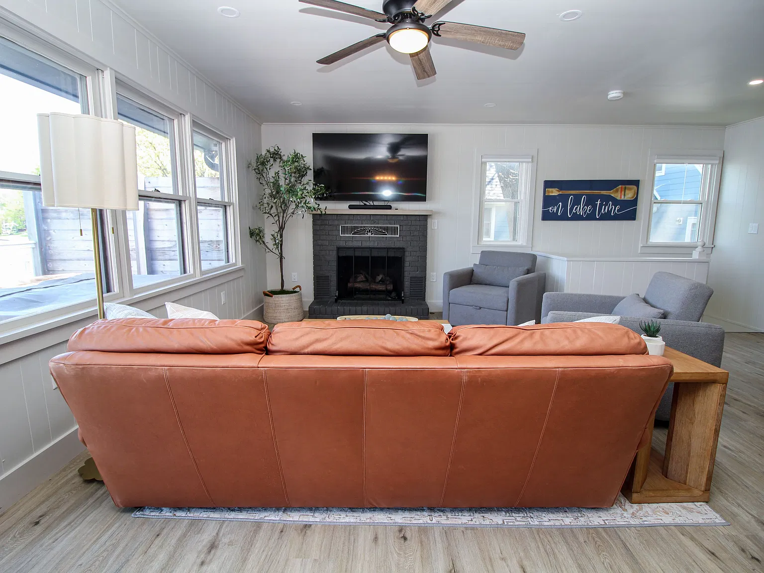 3 bed, 2.5 bath, 1200 sqft, $2,200 — Photo 3