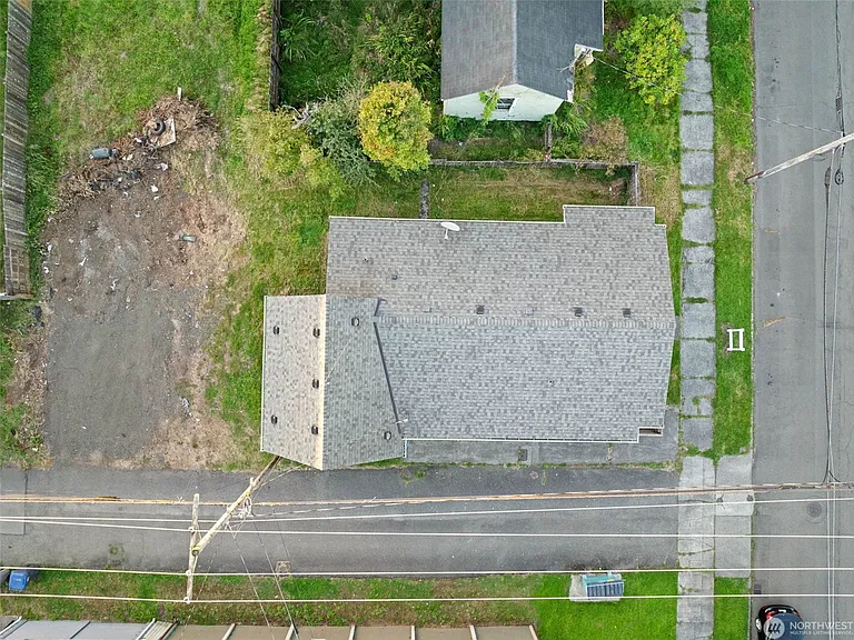 109 S Washington St — Photo 15
