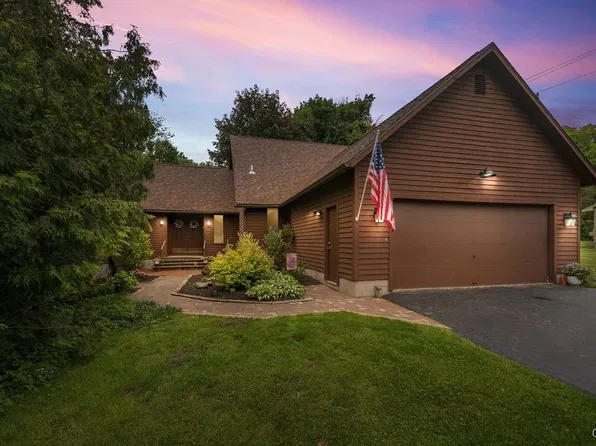 4962 Tall Oaks Dr, Fayetteville, NY 13066